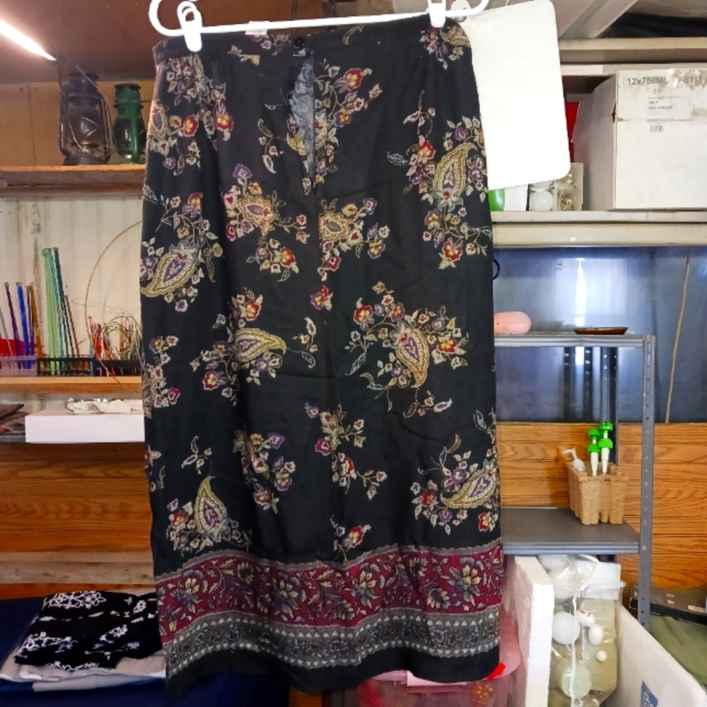 Women's long skirt